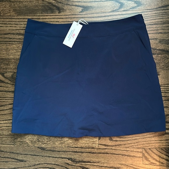 Vineyard Vines Dresses & Skirts - NWT Vineyard Vines Navy Performance Tennis / Golf Skort - size large